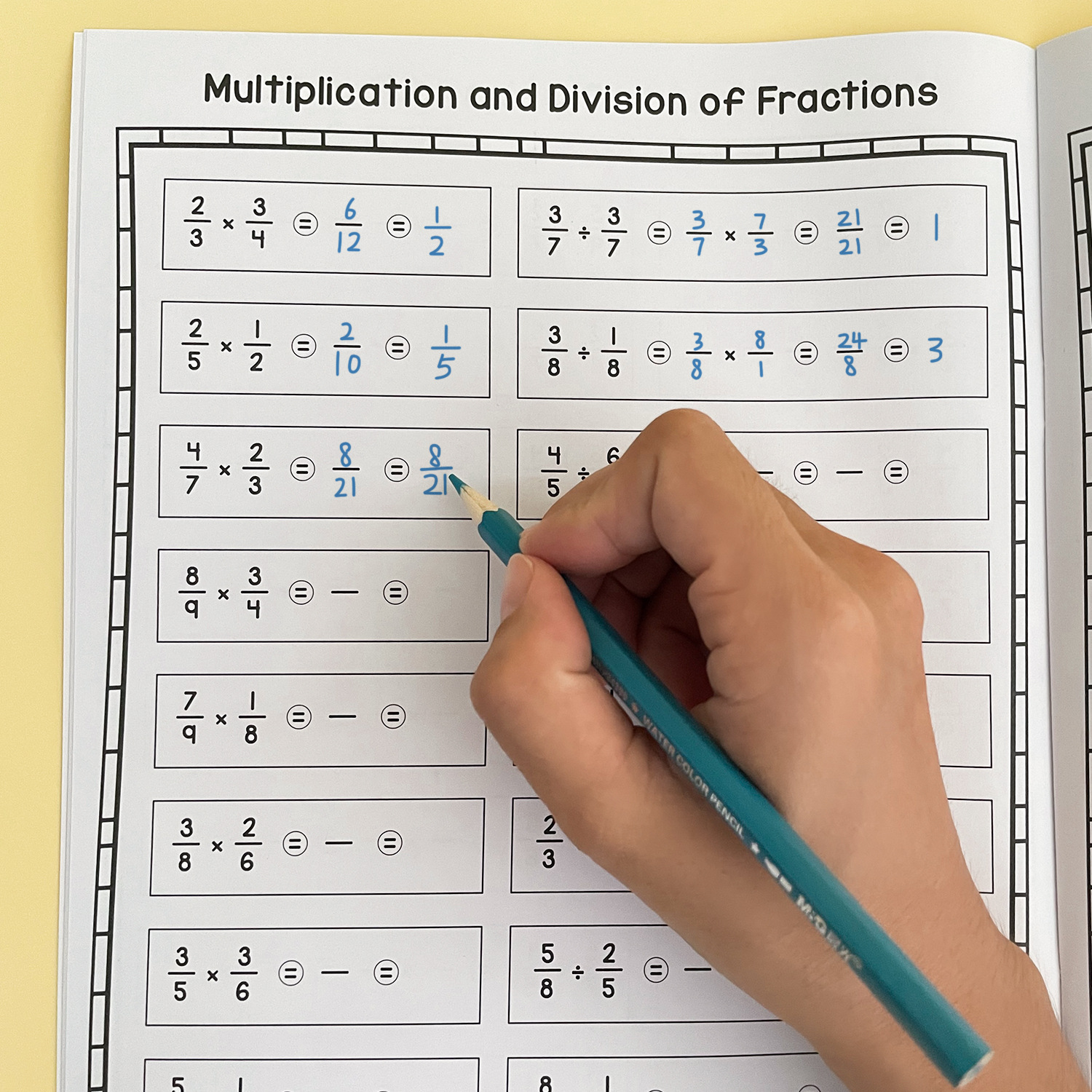 32 Pages A4 Fraction Multiplic - Kids Education Books recension och pris